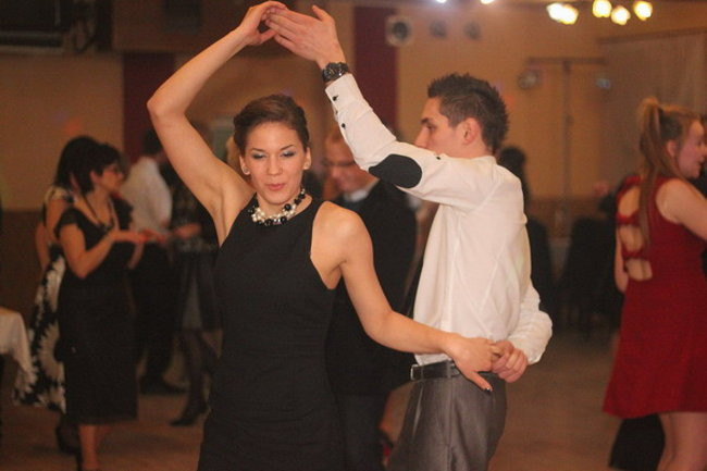 Nauczyciele śpiewali na studniówce (zdjęcia)