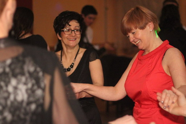 Nauczyciele śpiewali na studniówce (zdjęcia)