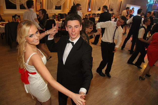 Nauczyciele śpiewali na studniówce (zdjęcia)