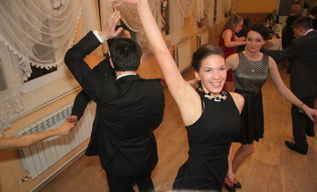 Nauczyciele śpiewali na studniówce (zdjęcia)