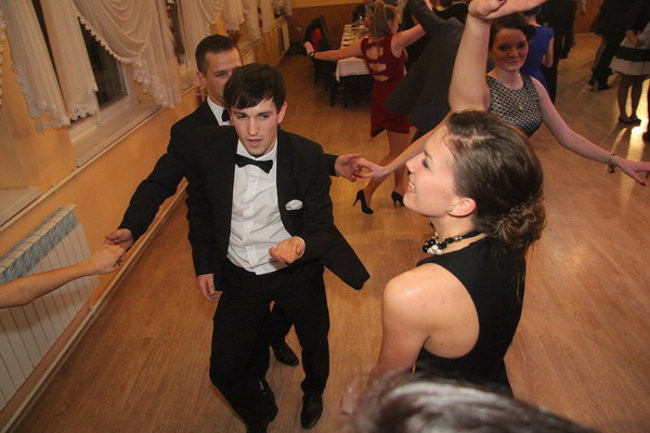 Nauczyciele śpiewali na studniówce (zdjęcia)