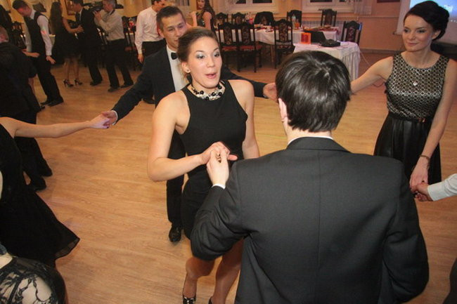 Nauczyciele śpiewali na studniówce (zdjęcia)