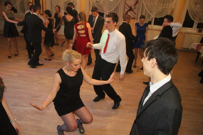 Nauczyciele śpiewali na studniówce (zdjęcia)