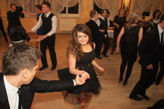 Nauczyciele śpiewali na studniówce (zdjęcia)