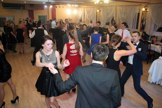 Nauczyciele śpiewali na studniówce (zdjęcia)