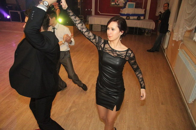 Nauczyciele śpiewali na studniówce (zdjęcia)