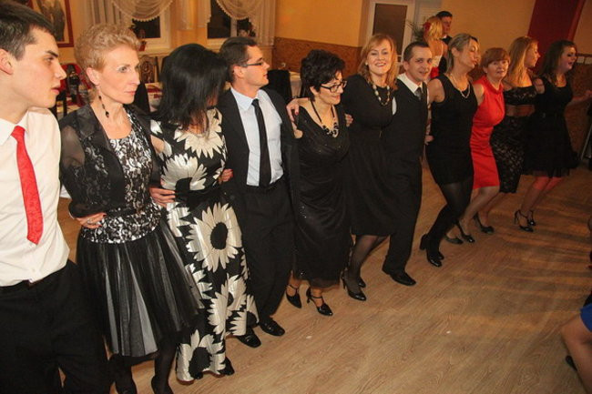 Nauczyciele śpiewali na studniówce (zdjęcia)