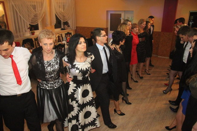 Nauczyciele śpiewali na studniówce (zdjęcia)