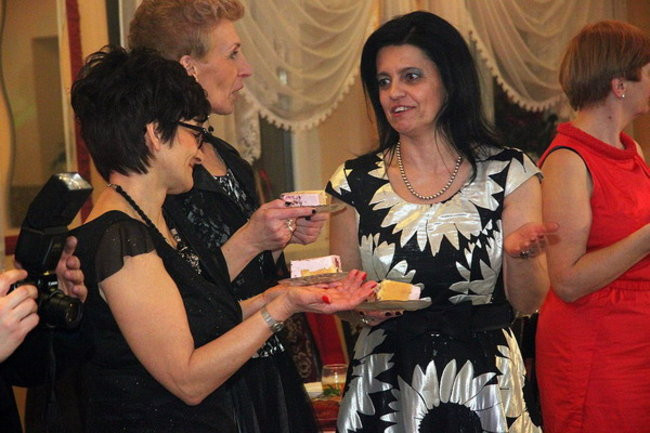 Nauczyciele śpiewali na studniówce (zdjęcia)