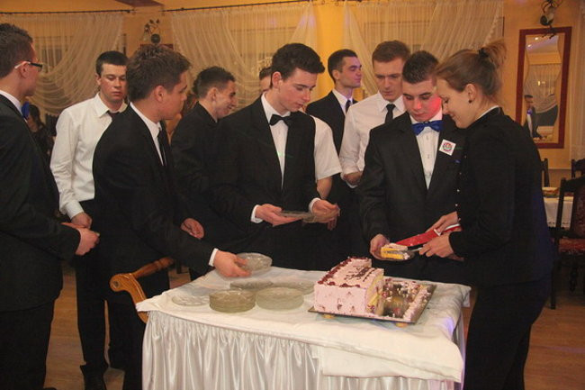 Nauczyciele śpiewali na studniówce (zdjęcia)