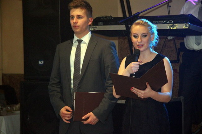 Nauczyciele śpiewali na studniówce (zdjęcia)