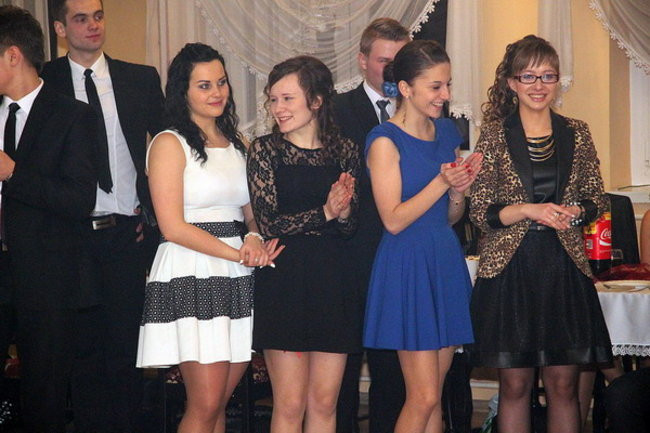 Nauczyciele śpiewali na studniówce (zdjęcia)