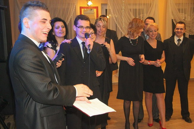 Nauczyciele śpiewali na studniówce (zdjęcia)