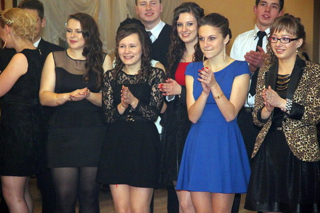 Nauczyciele śpiewali na studniówce (zdjęcia)