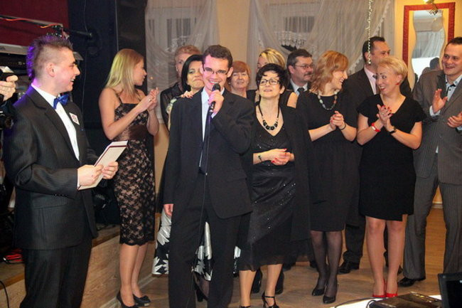 Nauczyciele śpiewali na studniówce (zdjęcia)