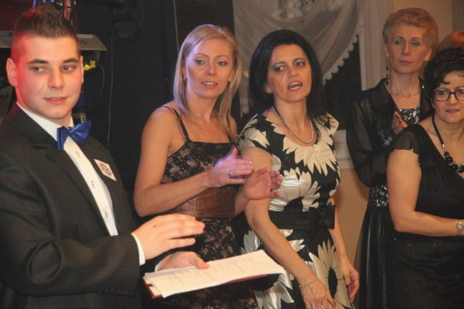 Nauczyciele śpiewali na studniówce (zdjęcia)