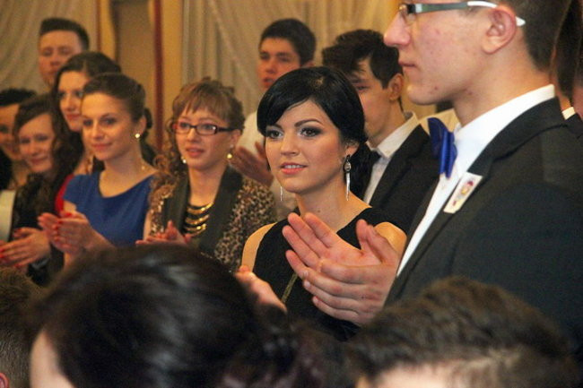 Nauczyciele śpiewali na studniówce (zdjęcia)