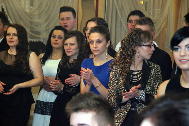 Nauczyciele śpiewali na studniówce (zdjęcia)