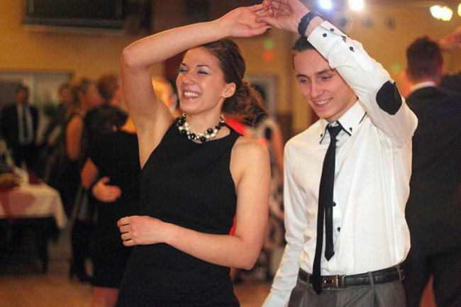 Nauczyciele śpiewali na studniówce (zdjęcia)