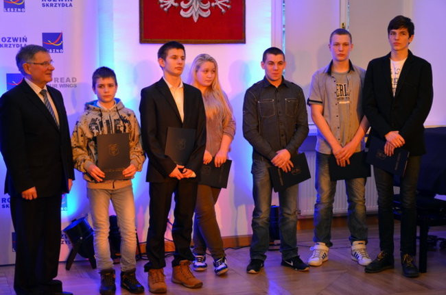 Prezydent wręczył stypendia ( zdjęcia)