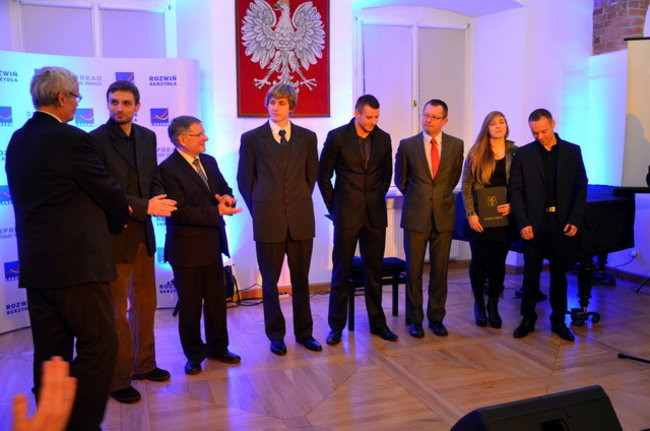 Prezydent wręczył stypendia ( zdjęcia)