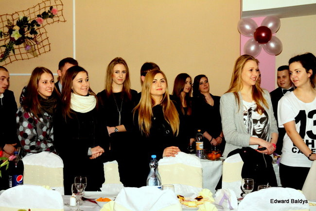 III LO dostało tort od naszej gazety (zdjęcia)