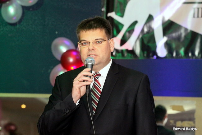 III LO dostało tort od naszej gazety (zdjęcia)