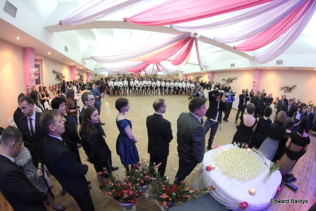 III LO dostało tort od naszej gazety (zdjęcia)