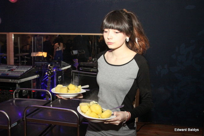 III LO dostało tort od naszej gazety (zdjęcia)