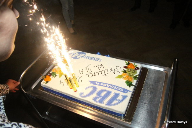 III LO dostało tort od naszej gazety (zdjęcia)