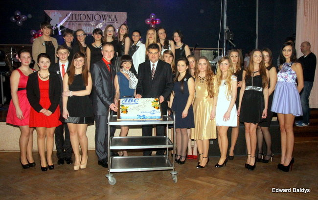 III LO dostało tort od naszej gazety (zdjęcia)