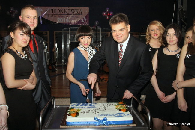 III LO dostało tort od naszej gazety (zdjęcia)