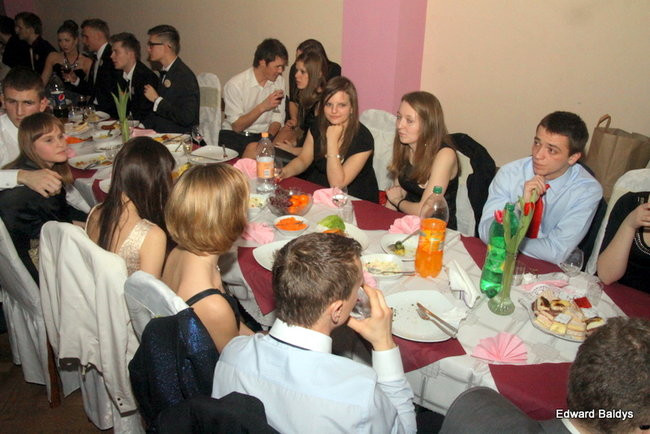 III LO dostało tort od naszej gazety (zdjęcia)