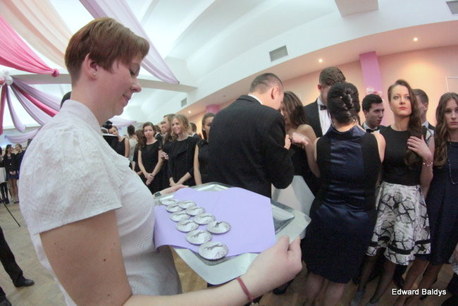 III LO dostało tort od naszej gazety (zdjęcia)