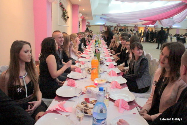 III LO dostało tort od naszej gazety (zdjęcia)