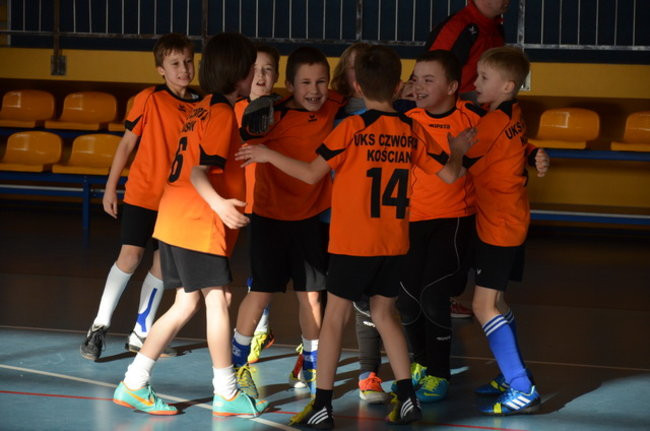 Osiem drużyn na boisku (zdjęcia)