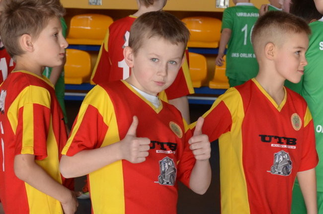 Osiem drużyn na boisku (zdjęcia)