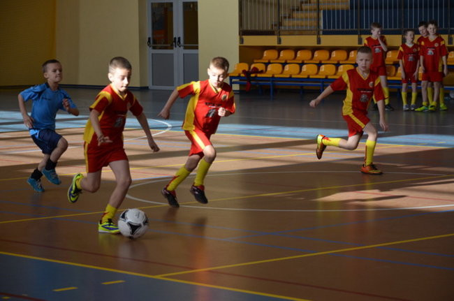 Osiem drużyn na boisku (zdjęcia)