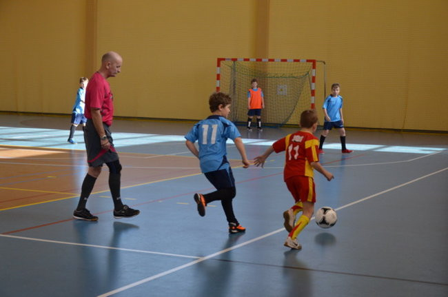 Osiem drużyn na boisku (zdjęcia)