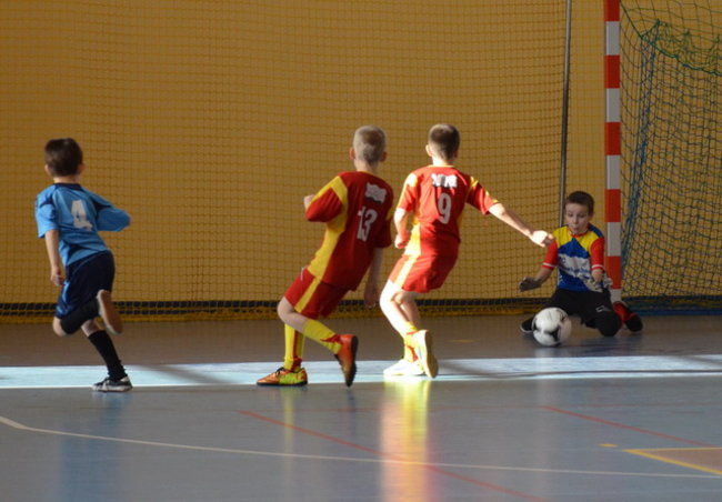 Osiem drużyn na boisku (zdjęcia)