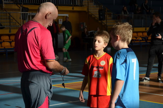 Osiem drużyn na boisku (zdjęcia)