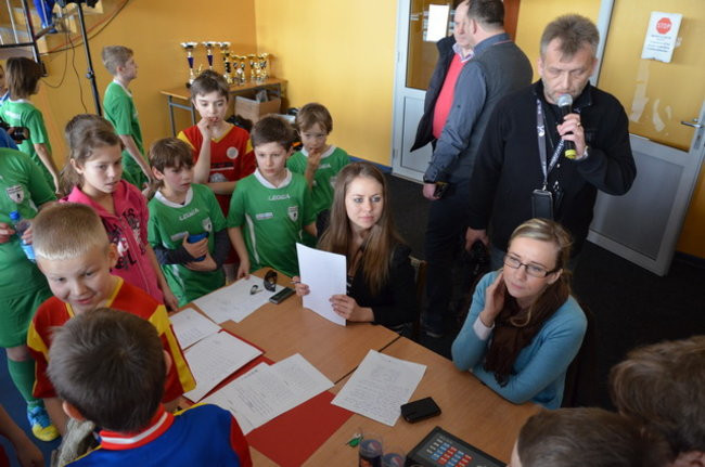 Osiem drużyn na boisku (zdjęcia)