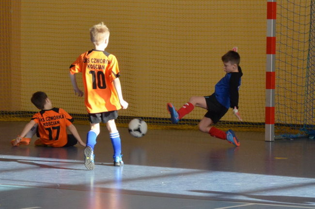 Osiem drużyn na boisku (zdjęcia)