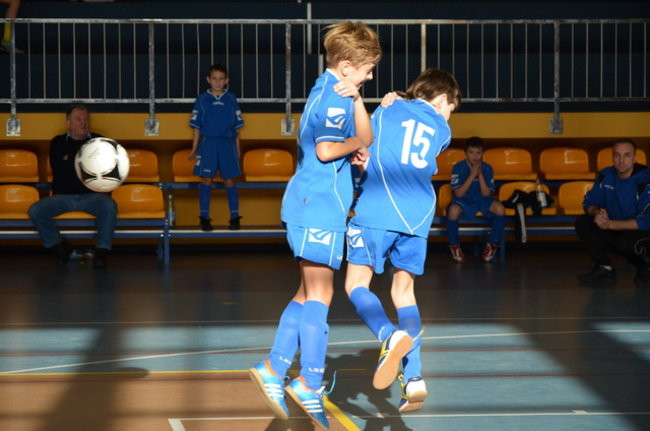 Osiem drużyn na boisku (zdjęcia)