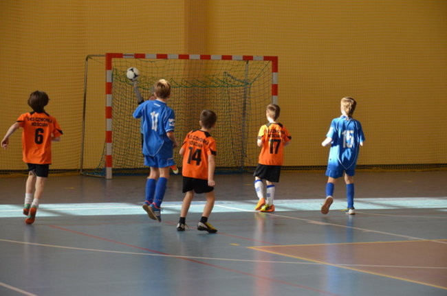 Osiem drużyn na boisku (zdjęcia)