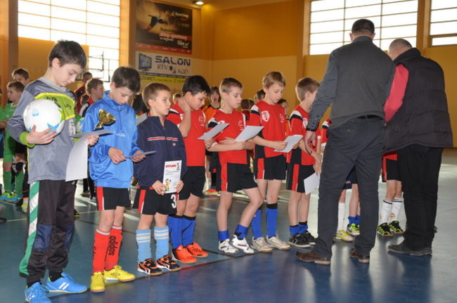 Osiem drużyn na boisku (zdjęcia)