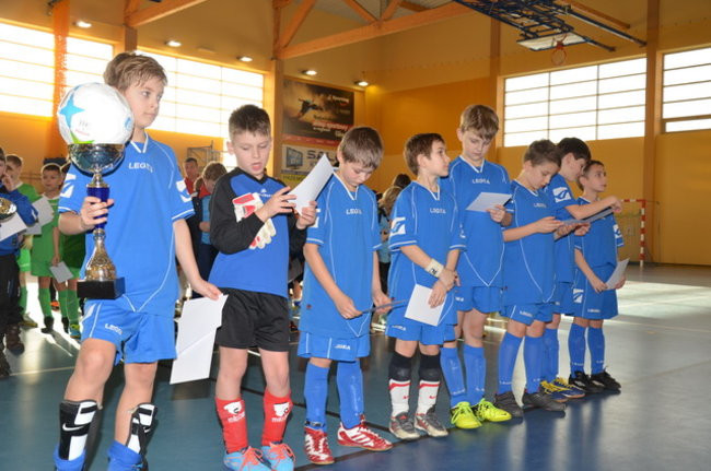 Osiem drużyn na boisku (zdjęcia)