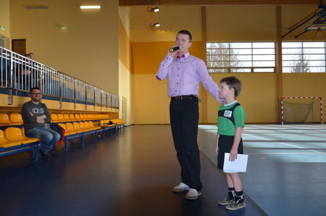 Osiem drużyn na boisku (zdjęcia)