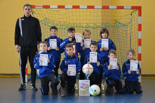 Osiem drużyn na boisku (zdjęcia)