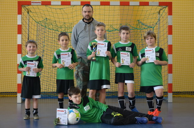 Osiem drużyn na boisku (zdjęcia)